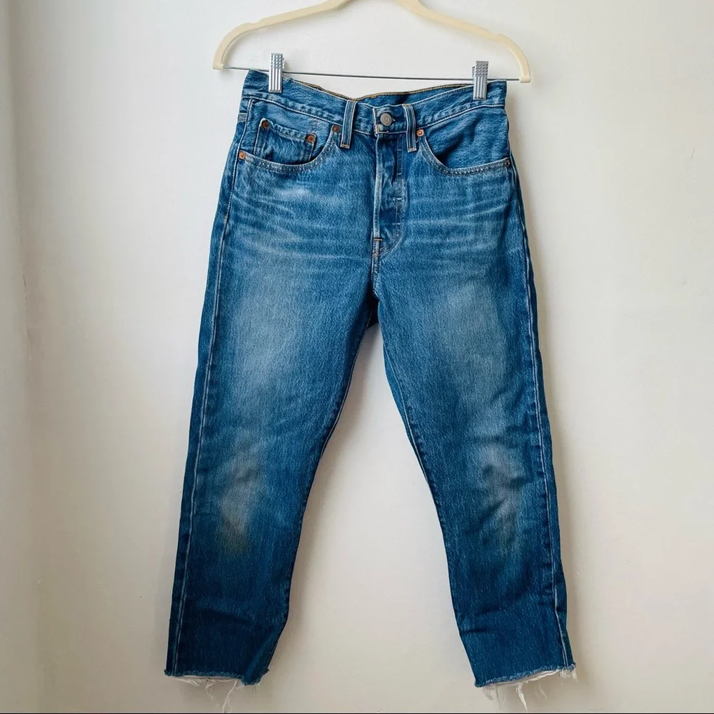 Levi’s 501 Wedgie Icon Straight Leg Button-Closure Cropped Jeans - Picture 2 of 7